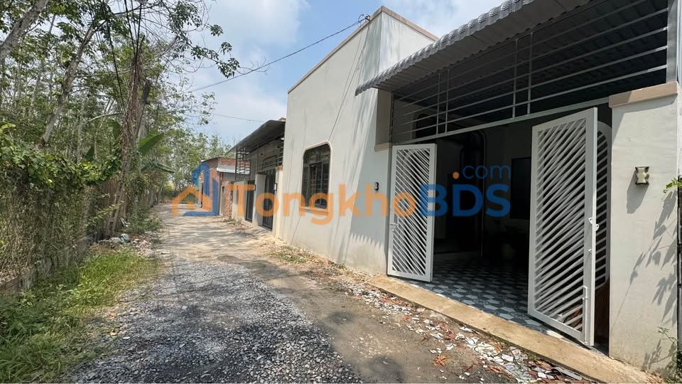 Nha Long Hoa Hoa Thanh 90m2 720 trieu - O to vao tan nha