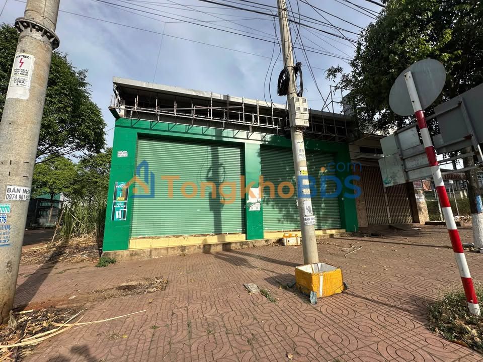 Nhà phố Vành Đai 10/3 Buôn Ma Thuột 200m2 - Thích hợp KD