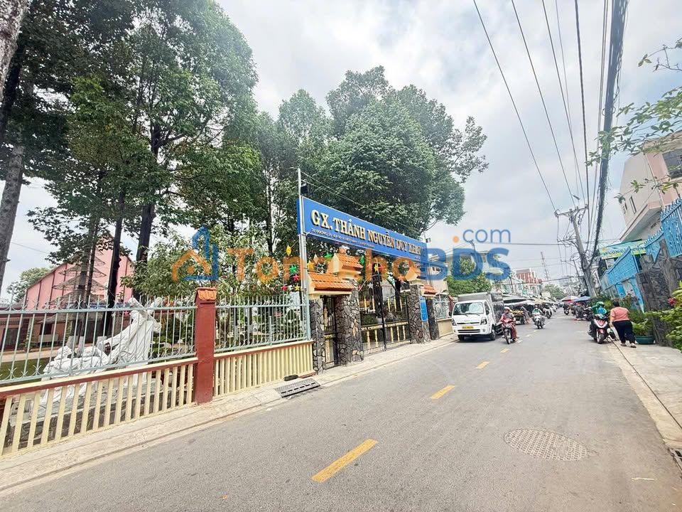 Nhà mặt tiền Linh Đông 74m² 6.7 tỷ - Ô tô vào tận nhà