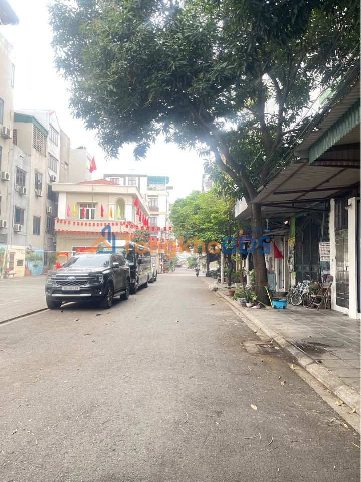 Đất Long Biên Nguyễn Văn Cừ 92m² 24 tỷ - Tiềm năng tăng giá