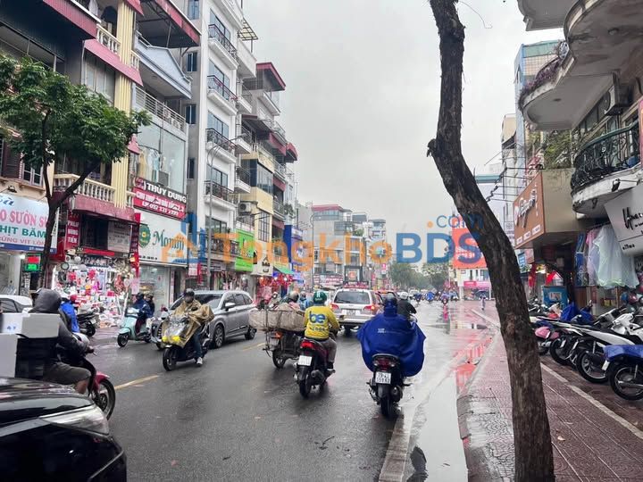 Nhà phố Hồng Tiến Long Biên 25m² 14 tỷ - Mặt tiền kinh doanh