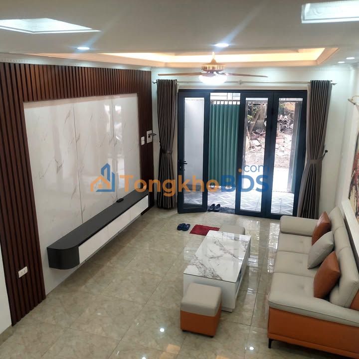 Nhà Việt Hưng Long Biên 35m2 6.75 tỷ - Full nội thất mới