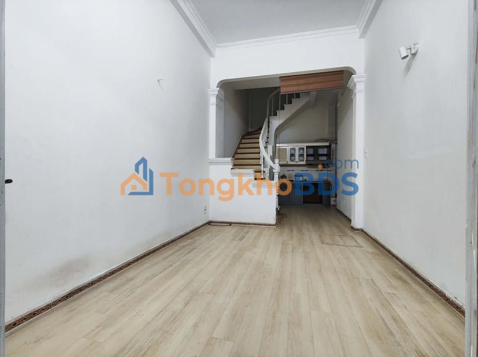 Nha nguyen can Doi Can Ba Dinh 35m2 12 trieu - San sang o