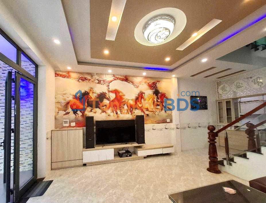 Nhà mặt tiền Đại La 95m² 4.4 tỷ - Ô tô vào tận nhà