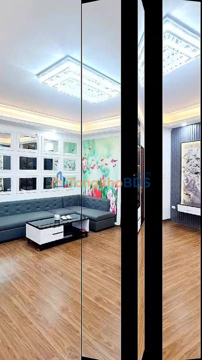 Townhouse Minh Khai 37m2 18 tỷ - Ô tô vào tận nhà, sầm uất