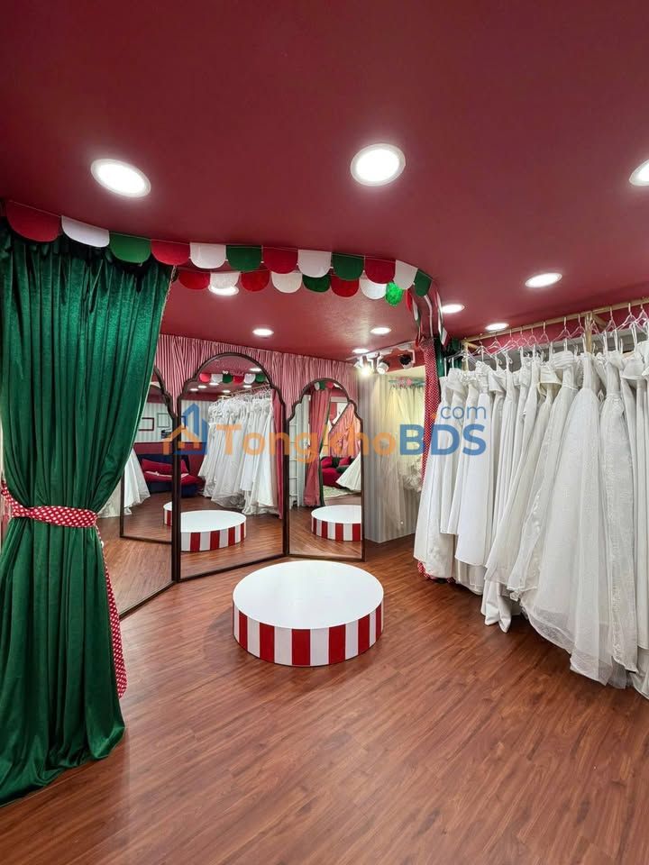 Nhà mặt tiền Tân Bình 108m² 22 triệu - Ôtô vào tận nhà