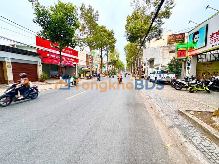 Nhà phố Đường 4 Biên Hòa 186m² 15.5 tỷ - Mặt tiền kinh doanh