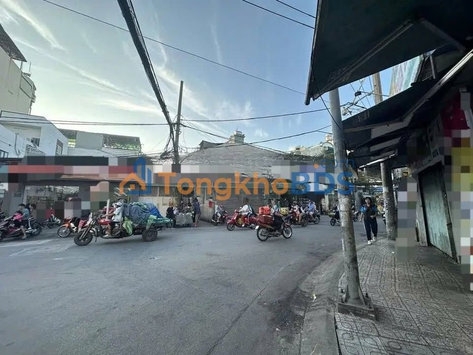 Mat bang Le Loi Phuong 4 Q4 200m2 130tr - Vi tri dac dia kinh doanh