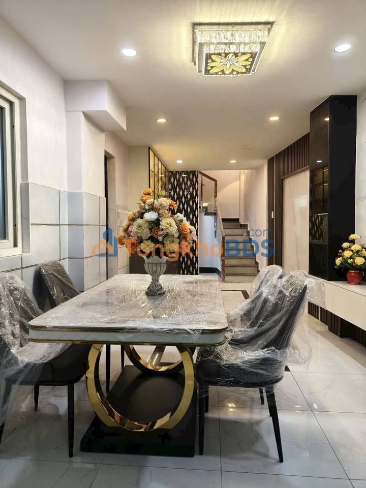 Nhà Nguyễn Tri Phương Q10 35m² 5.28 tỷ - Ô tô vào tận nhà