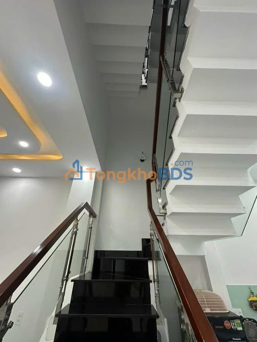 Nhà Quận 7 75m² 9.5 tỷ - Chính chủ hẻm ô tô quay đầu