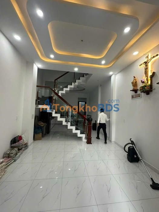 Nhà hẻm Nguyễn Văn Quỳ Q7 99m² 8.6 tỷ - Ô tô vào tận nhà