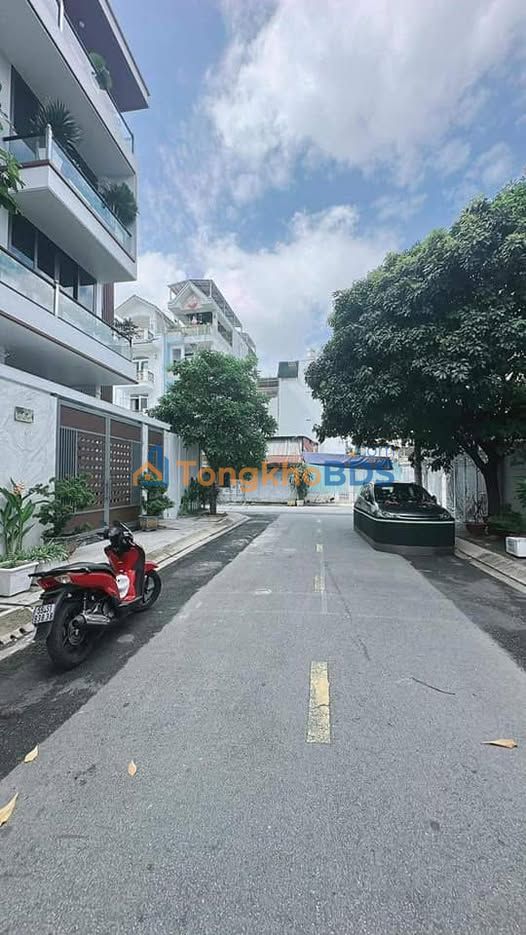 Nhà phố Tân Sơn Nhì Tân Phú 90m² 5.79 tỷ - Ô tô vào tận nhà