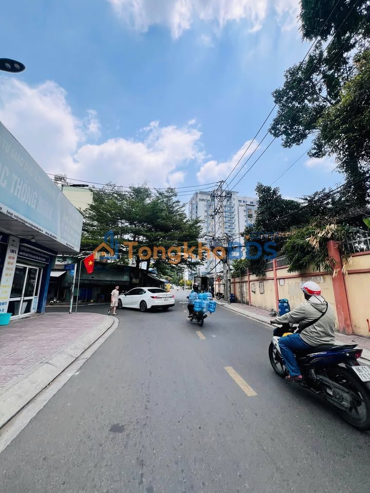 Nhà phố Linh Trung Thủ Đức 126m² 19 tỷ - Mặt tiền KD