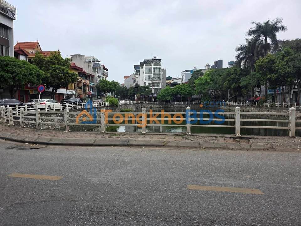 Nhà Phúc Đồng Long Biên 42m² 8.5 tỷ - Full nội thất view hồ