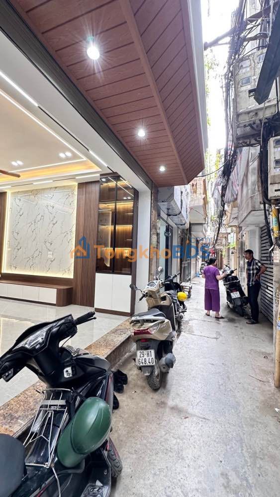 Nhà Hoàng Quốc Việt Cầu Giấy 35m² 10.9 tỷ - Sẵn sàng ở ngay