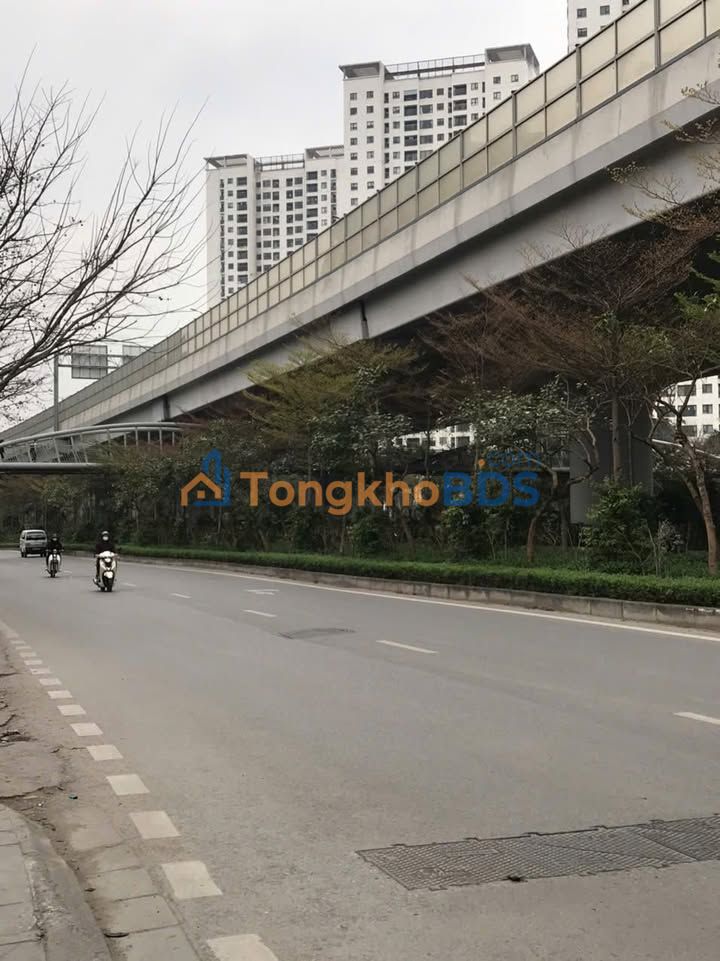 Nhà Phạm Văn Đồng 60m² 16 tỷ - Ô tô đỗ cửa