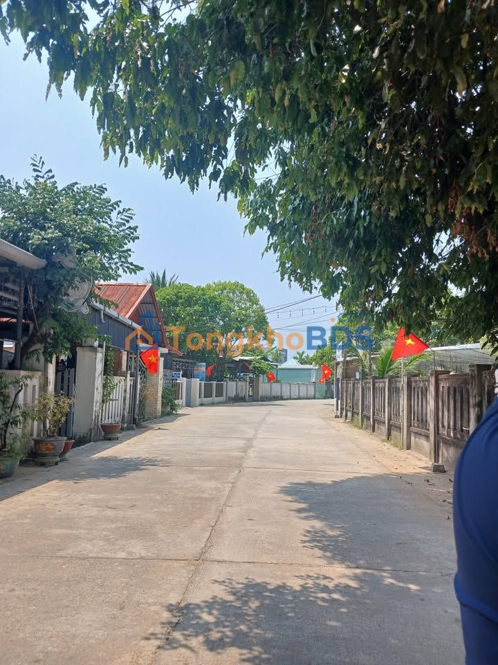 Nhà mặt tiền Hòa Tiến 120m² 2,15 tỷ - Ô tô vào tận nhà