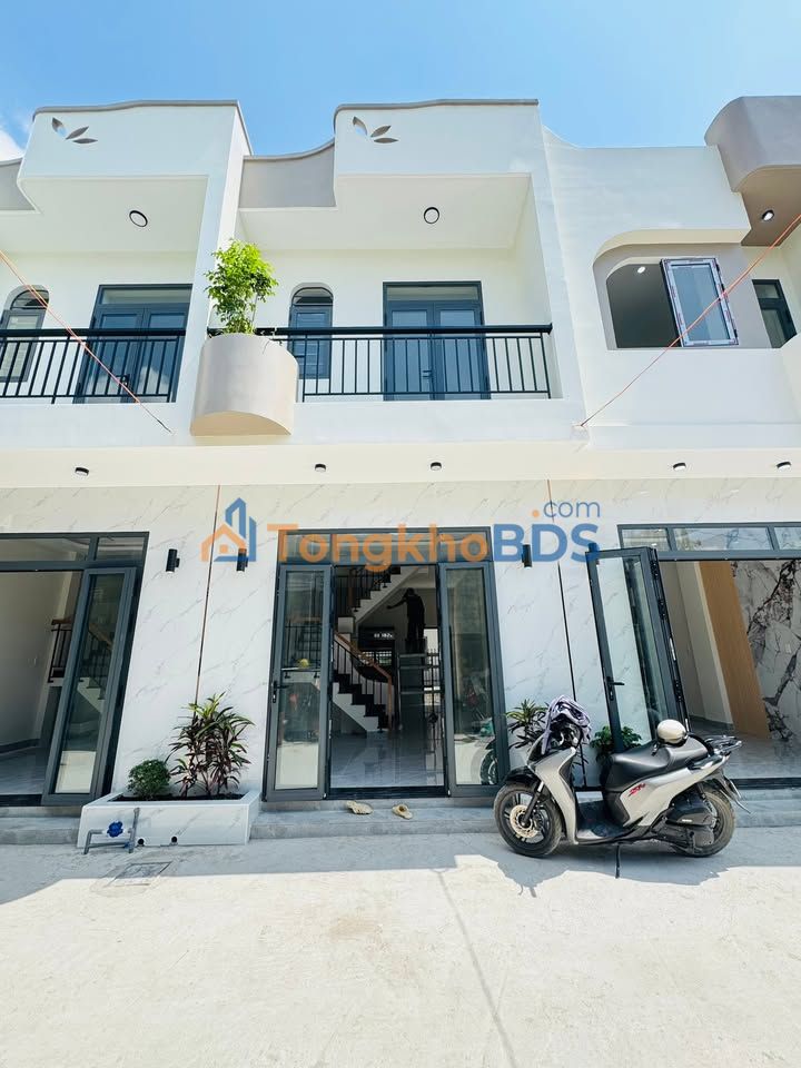 Nhà QL1A Bình Chánh 40m² giá 1.4 tỷ - Ô tô vào nhà