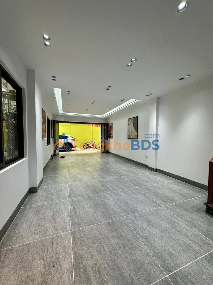 Nhà Nguyễn Sơn Long Biên 52m² - Ô tô vào nhà