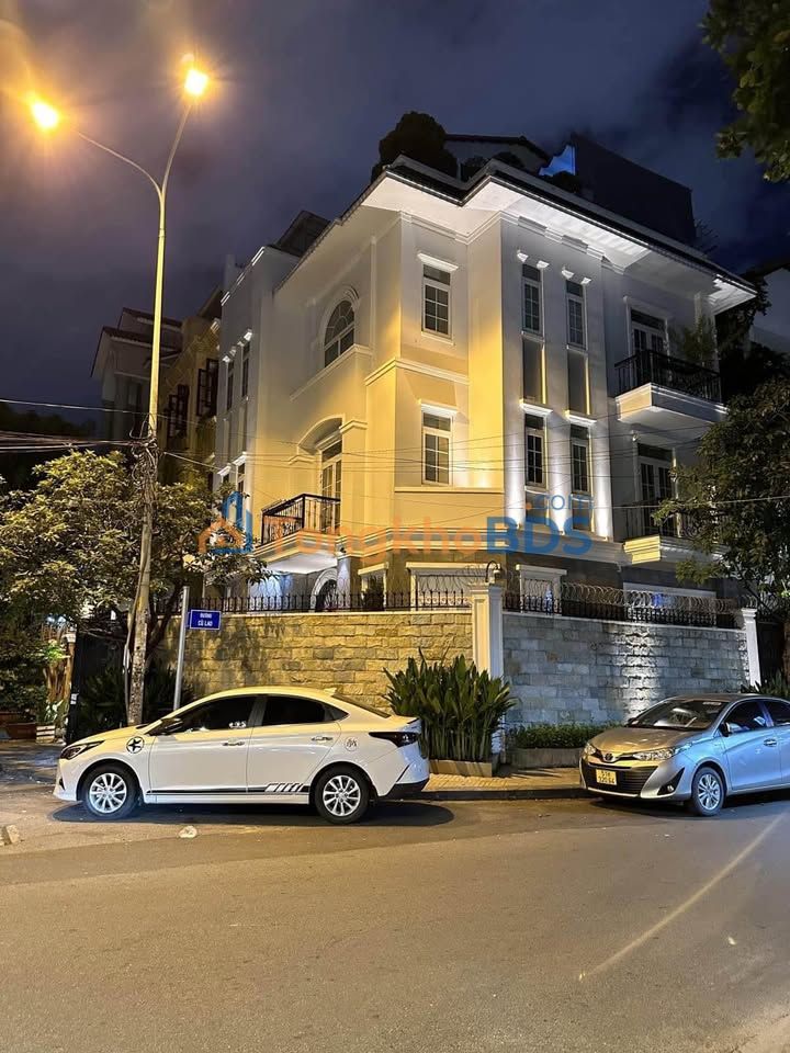 Nhà phố Phú Nhuận 64m² 19.5 tỷ - Mặt tiền kinh doanh