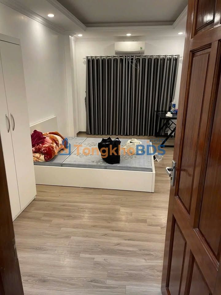 Nhà riêng Ngõ 197 Định Công 40m2 11tr - Sẵn sàng ở ngay