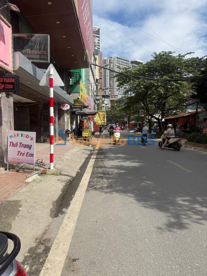 Nhà mặt phố Mỹ Đình 30m² giá 30 tỷ - Ô tô vào tận nhà