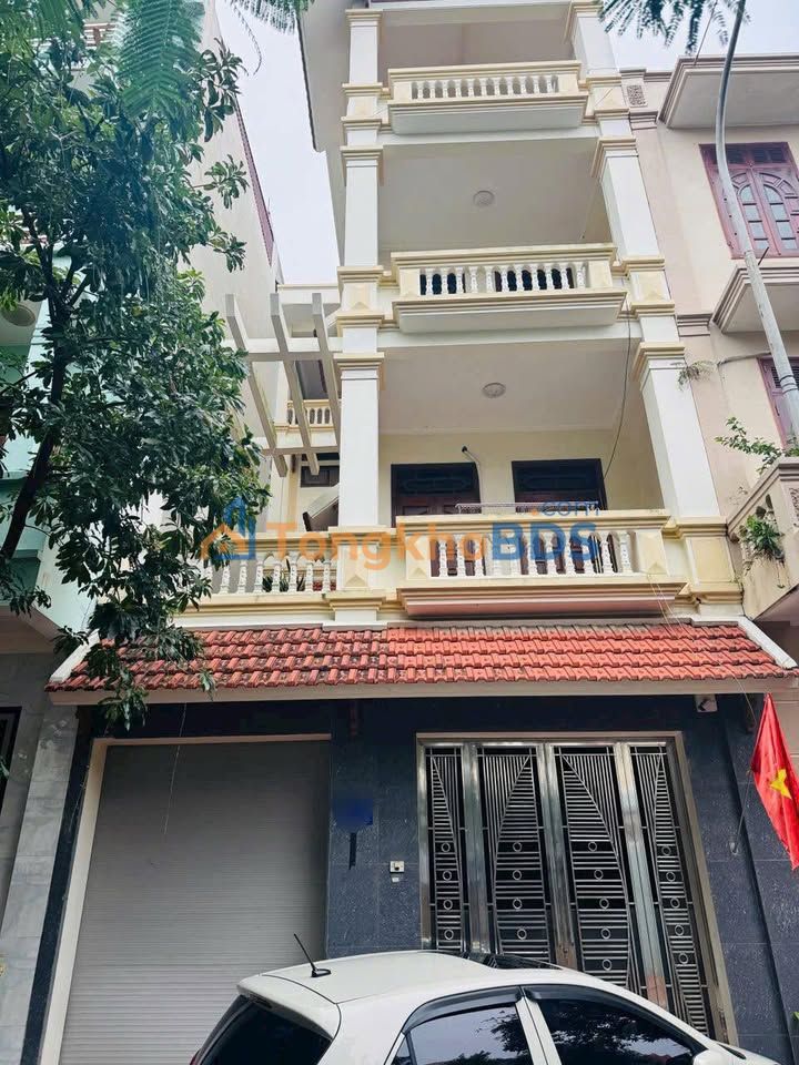 Nhà mặt phố Lê Thanh Nghị 90m² - Sẵn sàng ở ngay