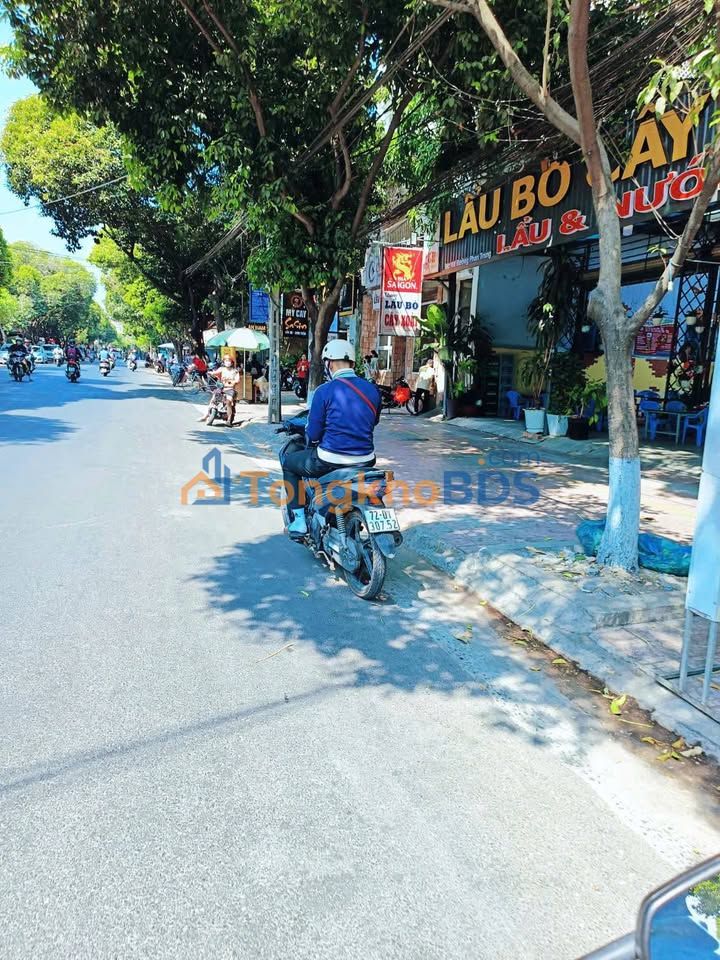 Nhà mặt tiền Phan Trung Biên Hòa 240m² - Mặt tiền kinh doanh