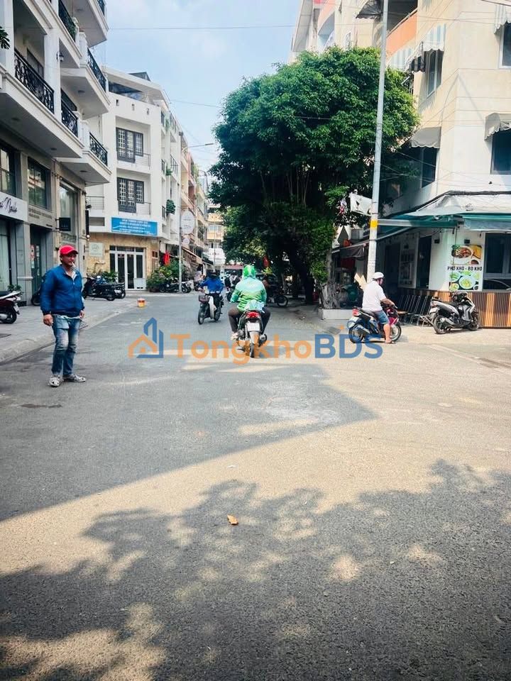 Nhà Phan Xích Long, Hoa Phú Nhuận 118m² 14 tỷ - Ô tô vào nhà