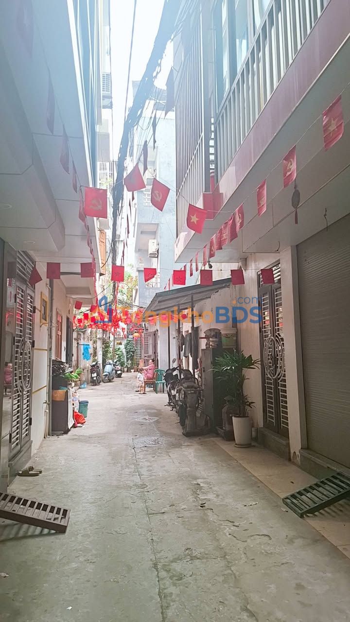Nhà Đội Cấn Ba Đình 25m² 5.8 tỷ - Vị trí đẹp