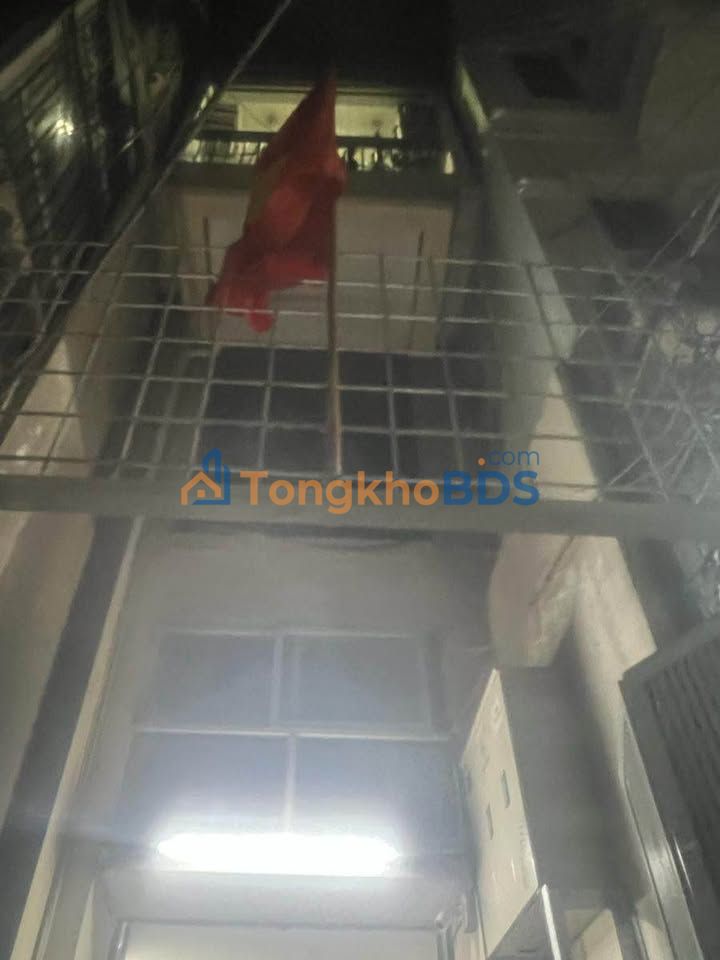 Can ho trung tam Hao Nam 30m2 gia 1,9 ty - Ban giao ngay