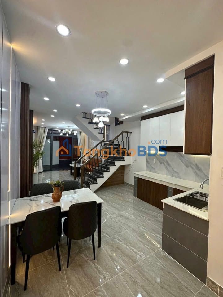 Nhà Tân Hoà Đông Quận 6 36m² giá 6.2 tỷ - Ô tô vào tận nhà