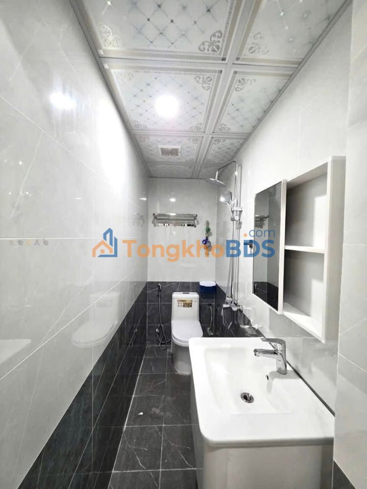 Nhà riêng Nguyễn Văn Cừ 64m² 60 triệu - Full nội thất sẵn ở