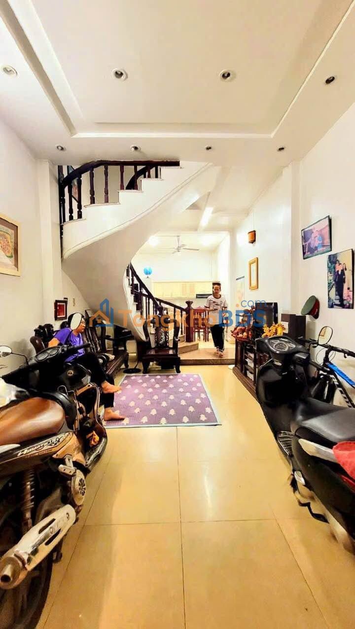 Nhà Nguyễn Khánh Toàn Cầu Giấy 95m² - Sẵn sàng ở ngay