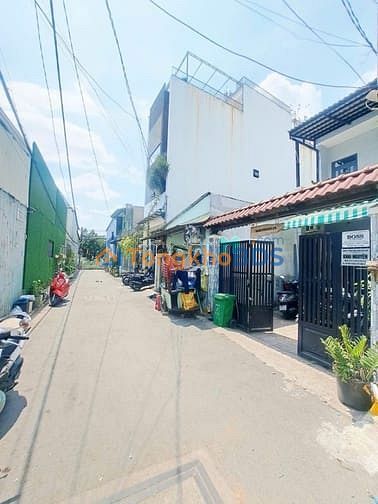 Nhà Kênh 19 Tháng 5 Tân Phú 4x18m 6.7 tỷ - Ô tô vào nhà