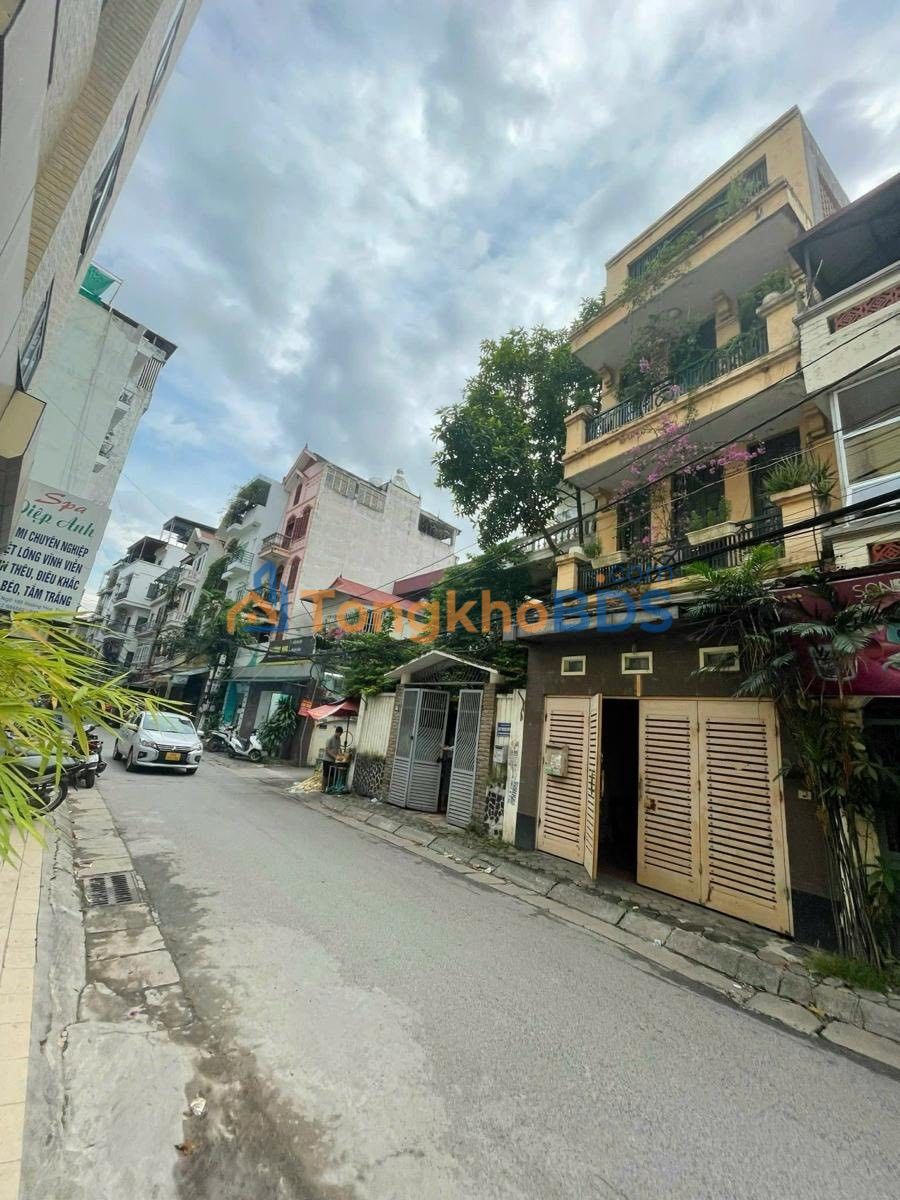 Nhà Hoàng Hoa Thám Ba Đình 76m² 33.5 tỷ - Ô tô vào tận nhà