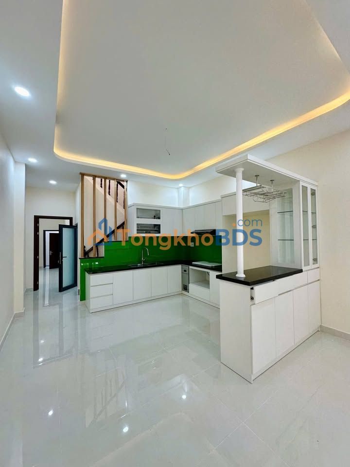 Nhà mặt tiền Thủ Đức 120m² 10.2 tỷ - Mặt tiền kinh doanh