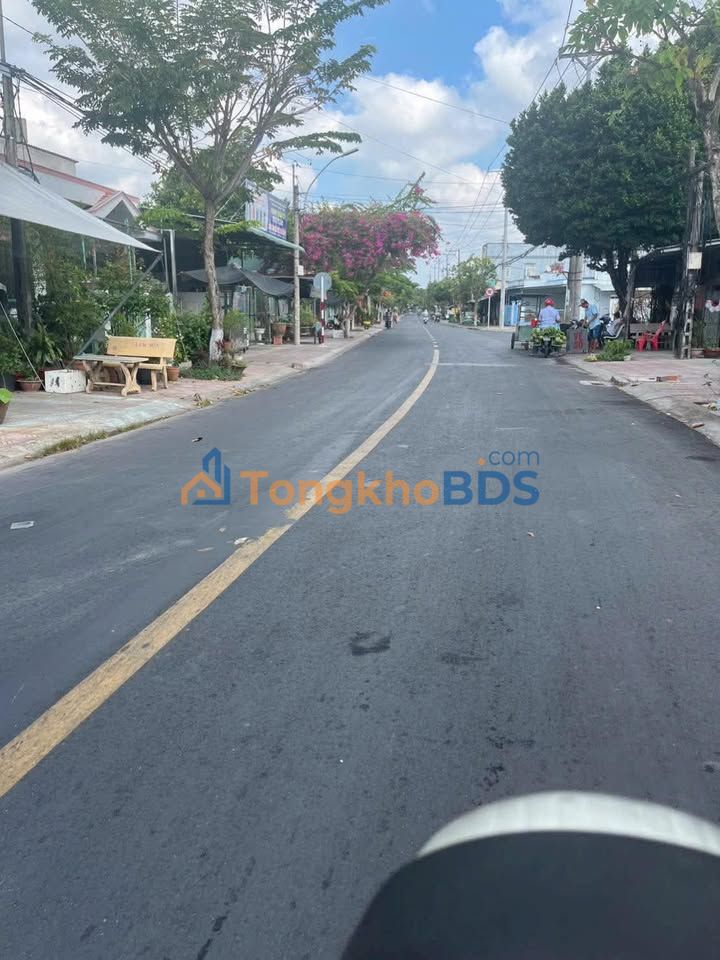 Nhà mặt tiền 8/3 Vĩnh Long 73m² - Mặt tiền kinh doanh