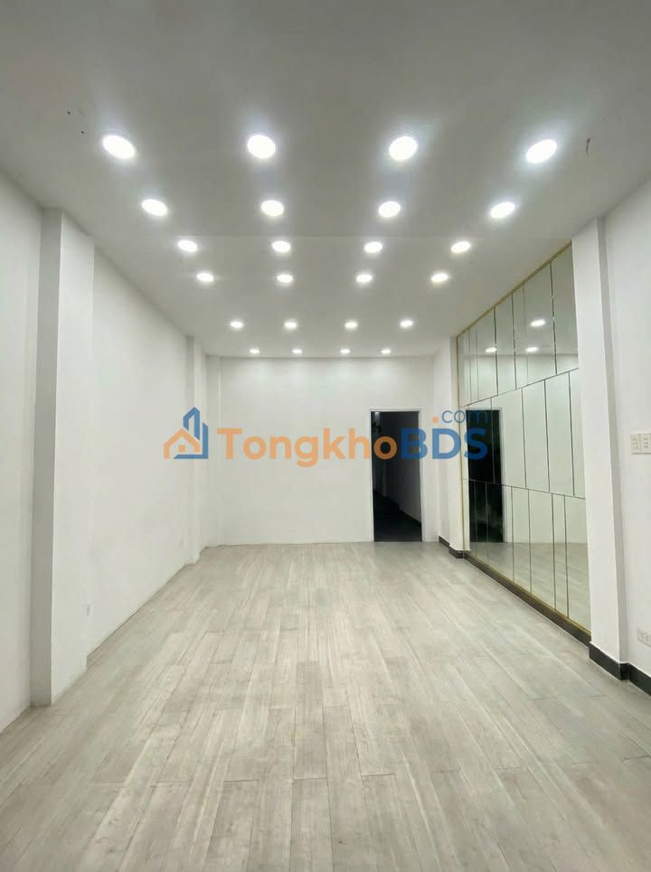 Nhà Lê Văn Sỹ P12 Q3 64m² 25 triệu - Mặt tiền kinh doanh