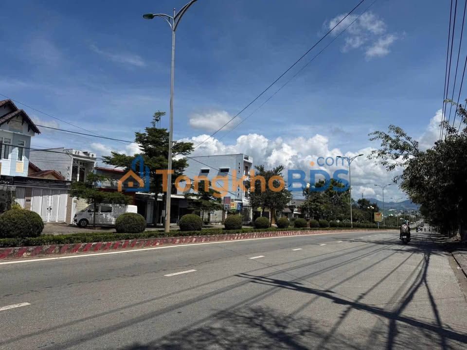 Đất mặt tiền Phạm Văn Đồng Kon Tum 275m² 2.2 tỷ - Thổ cư 100%