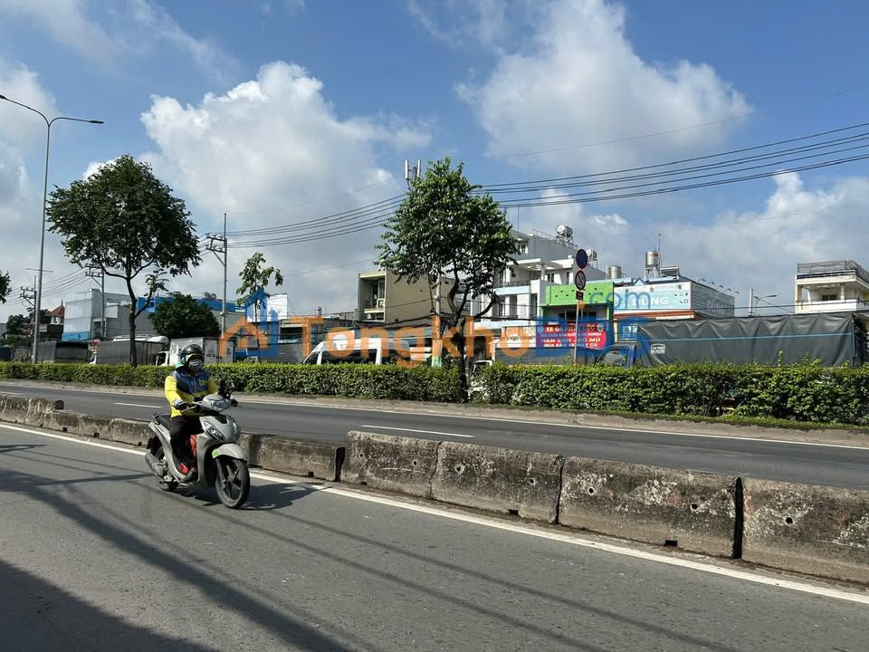 FrontHouse QL 22 Hóc Môn 187m² giá 14 tỷ - Mặt tiền kinh doanh sẵn