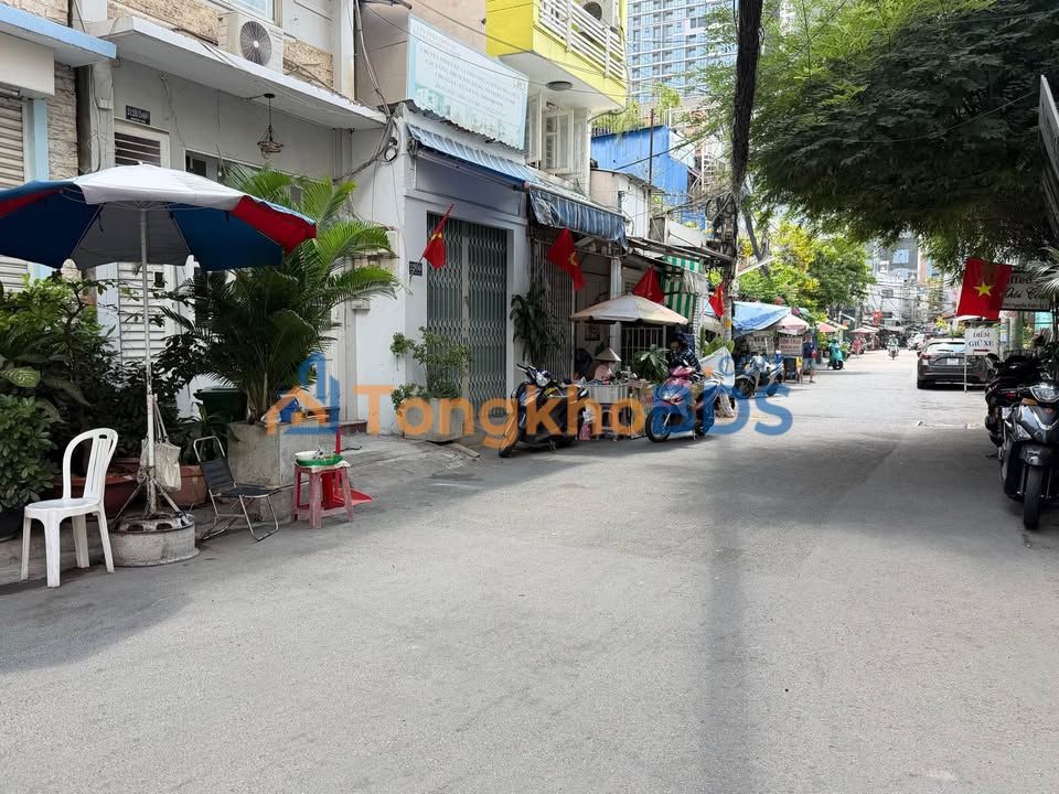 Nhà phố Bùi Viện Q1 96m² 19 tỷ - Mặt tiền kinh doanh