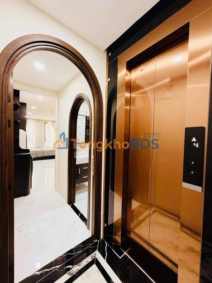 Nhà phố CMT8 Quận 3 70m² 18.9 tỷ - Vị trí đắc địa