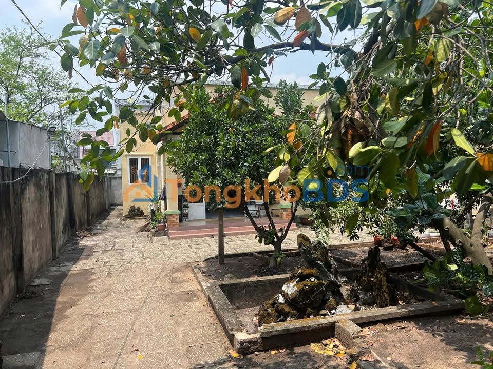 Nhà Lã Xuân Oai Quận 9 360m² 15 tỷ - Giá tốt hiếm có