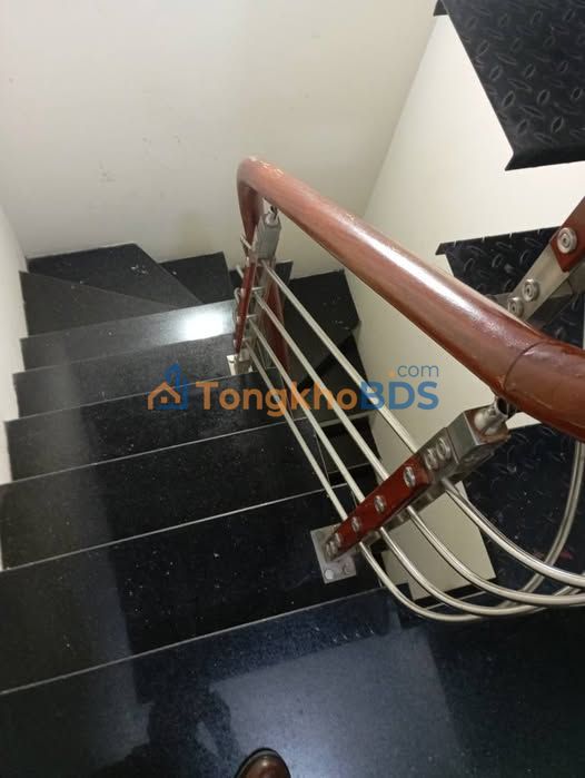 Nhà riêng Ngõ Tân Mai 23m² 5.5 tỷ - Sẵn sàng ở ngay