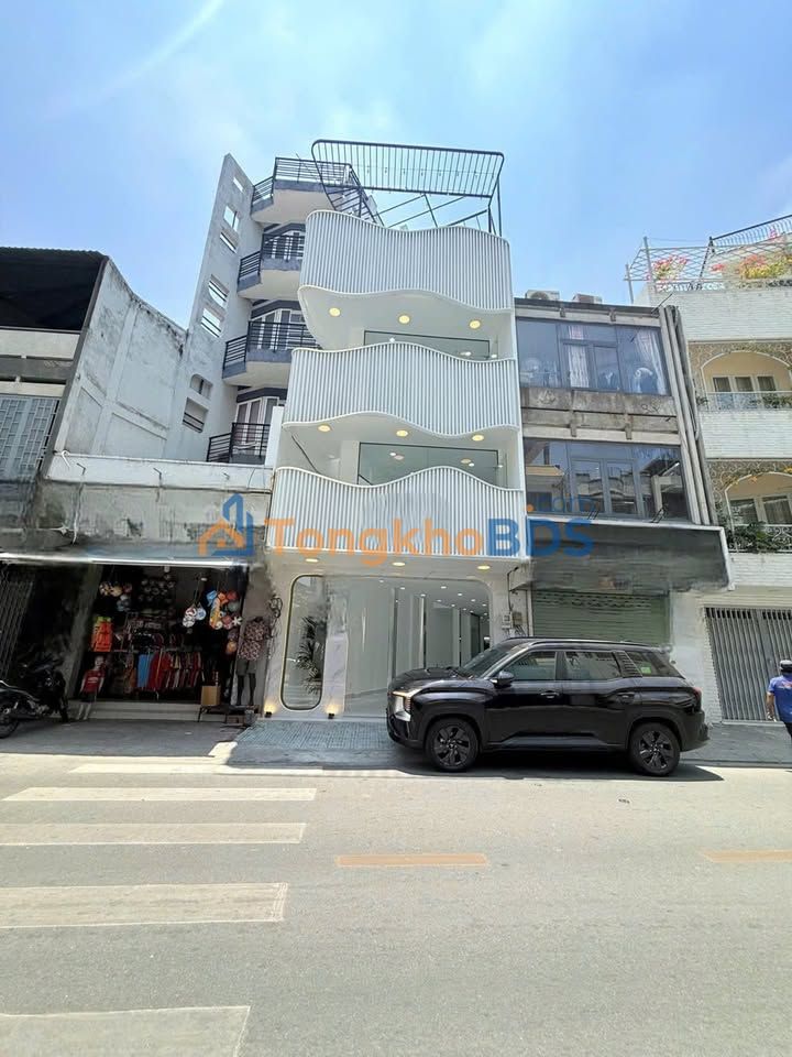 Nhà Nguyễn Trọng Tuyển P.2 Tân Bình 83m² 57 triệu - Sẵn sàng ở ngay