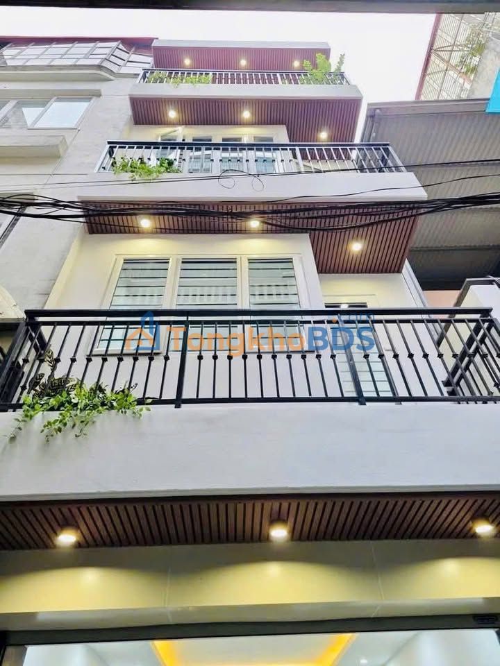 Nhà Lê Trọng Tấn 55m² giá 1 tỷ - Gara ô tô sẵn sàng