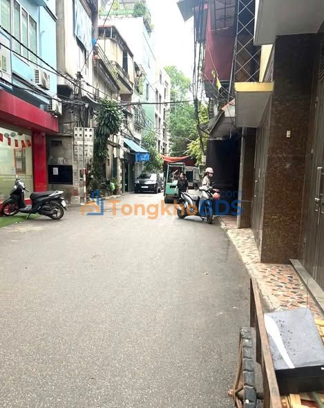 Nhà nguyên căn ngõ 56x Láng 52m² 23 triệu - Ô tô sát cửa