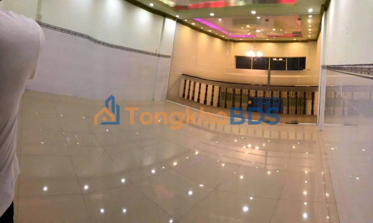 Nhà mặt tiền Vĩnh Long P9 10 triệu - Mặt tiền kinh doanh