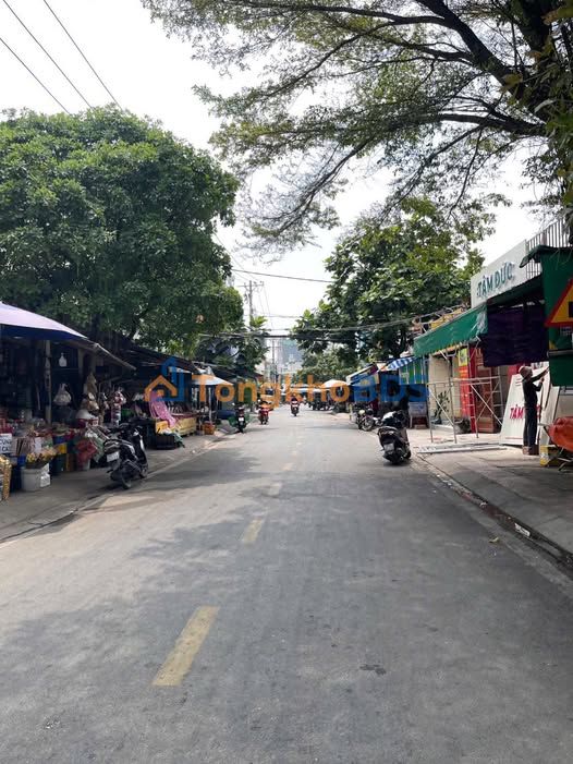 Nhà Phường Phước Long B 100m² 10.99 tỷ - Ô tô vào tận nhà